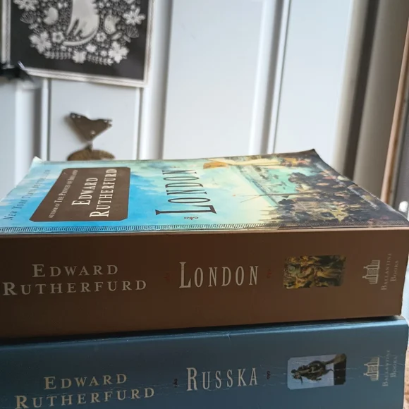 Two Historical Novels by Edward Rutherfurd - Picture 7 of 8
